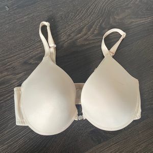 La Vie En Rose Front Clasp Nude Bra